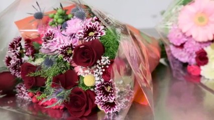 (Re)Arranging Grocery Store Flowers with Oscar Mora