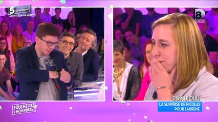 Un téléspectateur demande sa compagne en mariage dans TPMP - Regardez