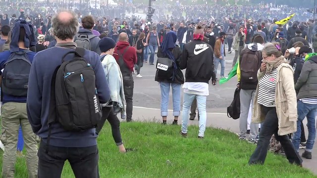 Enfermés place des Invalides à Paris, 14 juin 2016