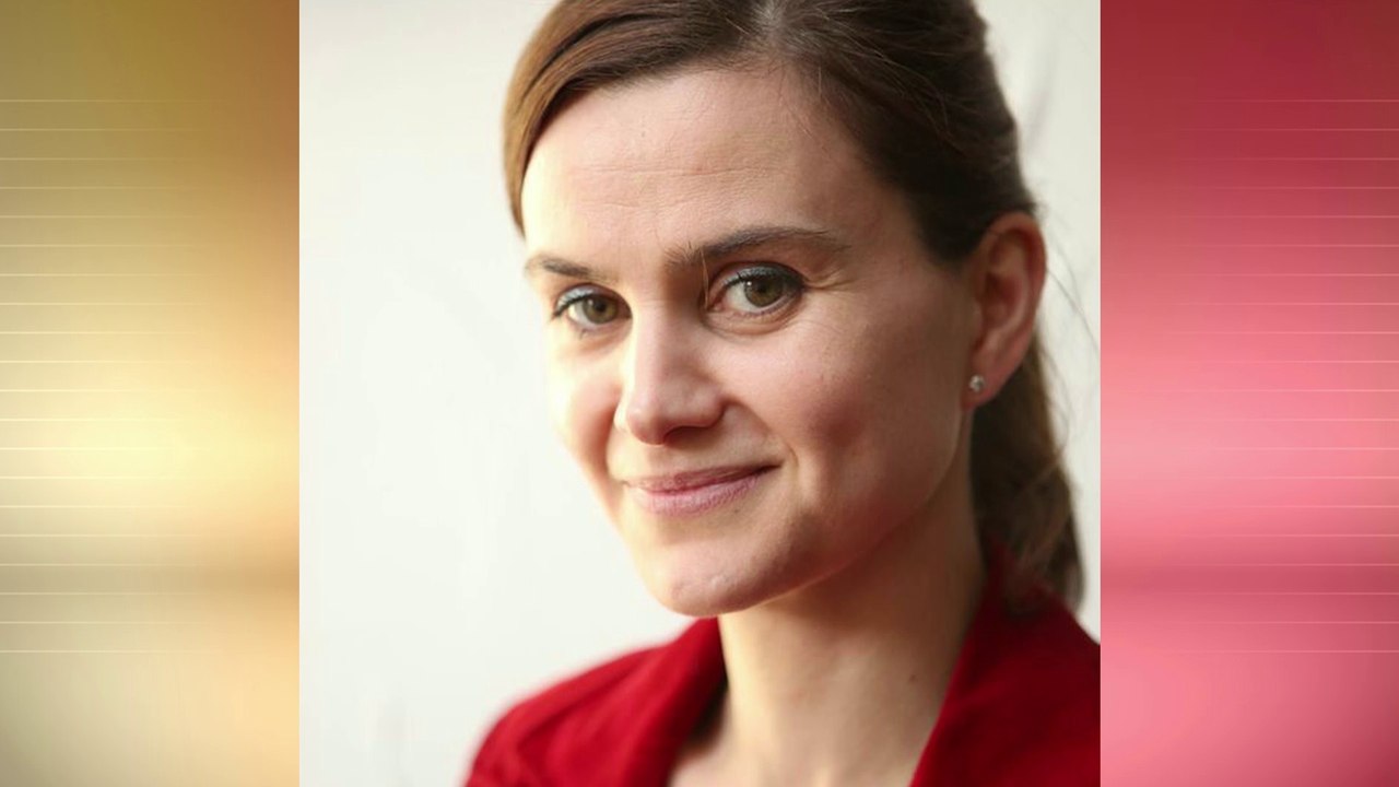 Profondément choquée par la mort de Jo Cox.  Tout faire pour ramener de la sérénité dans le débat public.