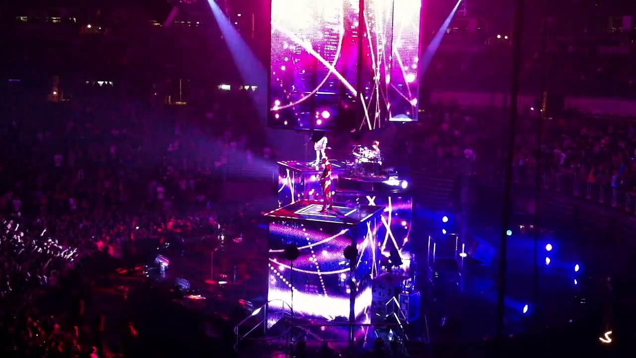 Muse - Exogenesis: Symphony, Part 1: Overture (LIVE @ Honda Center - Anaheim)