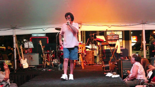 Robert Keefer sings 'Lawdy Miss Clawdy' Elvis Week 2014