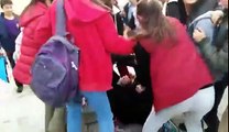 Okulda Kavga Eden Ergen Kızlar