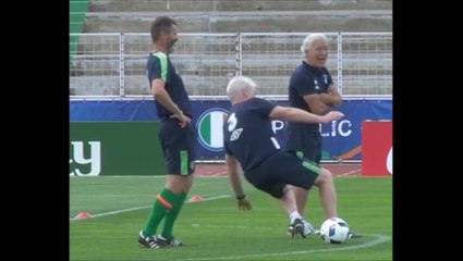 Download Video: Roy Keane Trolls Seamus McDonagh In Ireland Training!