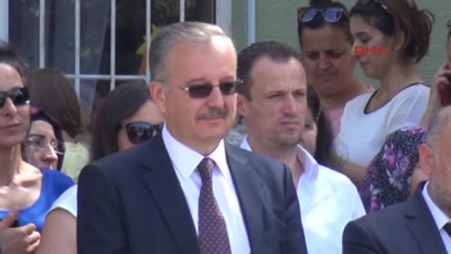 Edirne Hızını Alamayan Otomobil, Site Bahçesine Uçtu