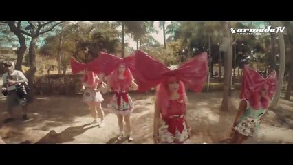 Futuristic Polar Bears & Qulinez - Kali (Official Music Video)