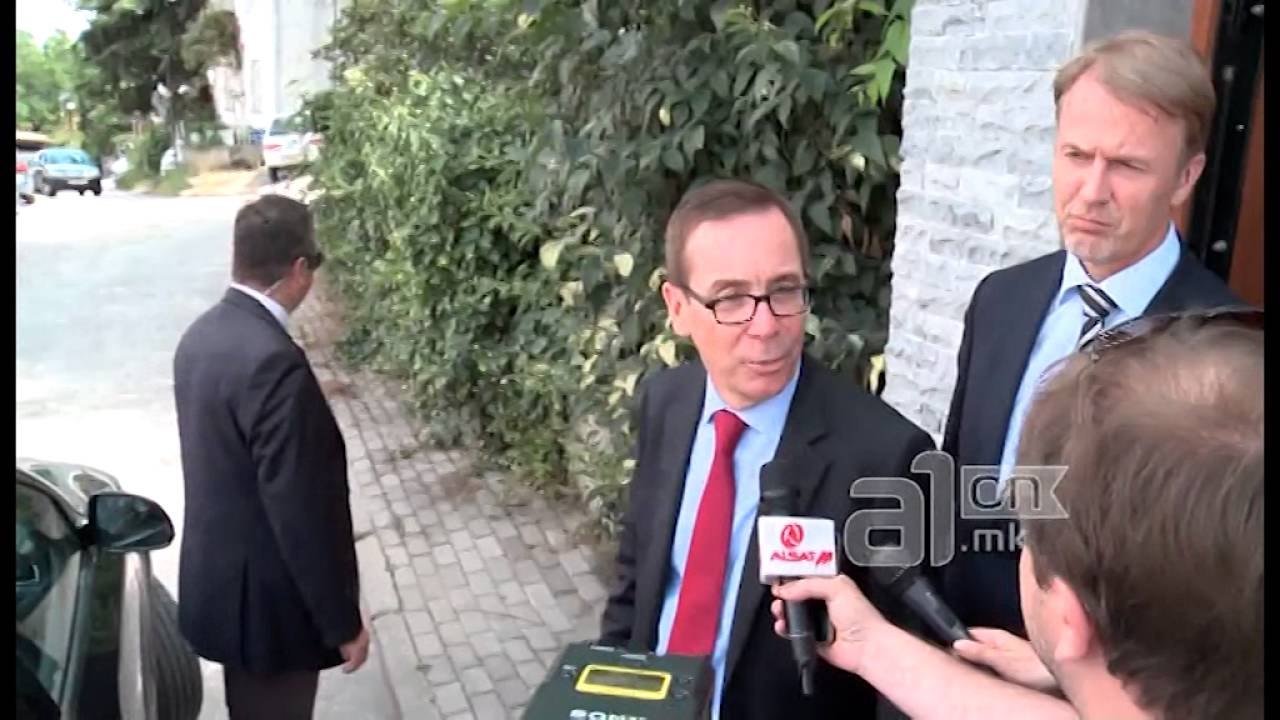 NDERPRITEN NEGOCIATAT PER ZGJIDHJEN E KRIZES POLITIKE NE MAQEDONI MES PARTIVE LAJM