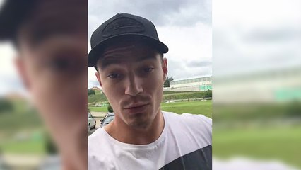 Il dévoile avec humour une fonction secrète sur les voitures  : le clignotant