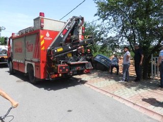 El Frenini Çekmeyi Unutunca Gecekondunun Çatısına Düştü