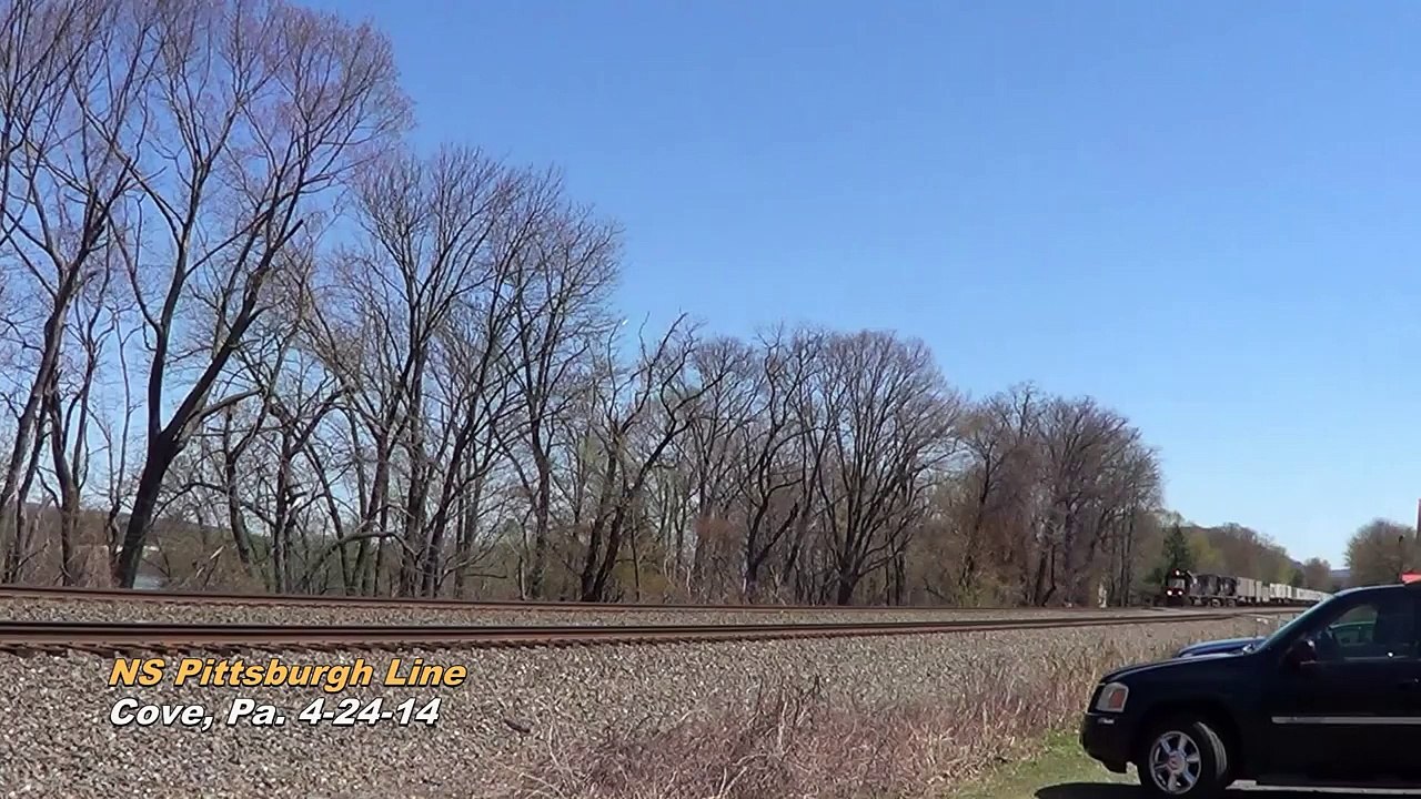 Patched Southern Pacific - UP 6262. Cove, Pa. 4-24-14