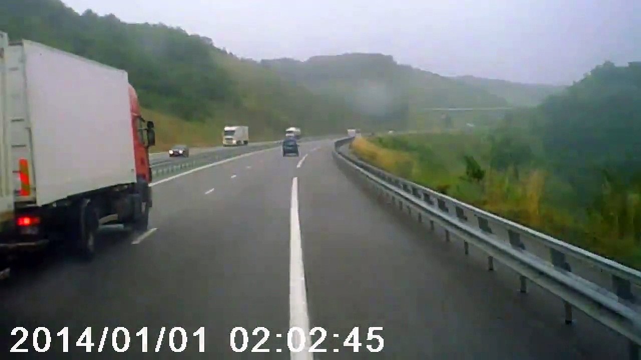 Un chauffeur perd le controle de son camion et se couche sur l'A20 dans le Lot