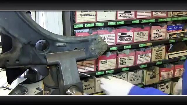 Как правильно заменить передние рычаги и шаровые опоры в Volkswagen Golf 4-Jetta 1997-2004