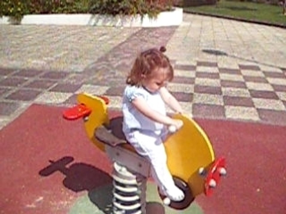 Julie sur son avion