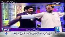Mubashir Luqman plays different videos of Ramzan Transmissions and badly bashing