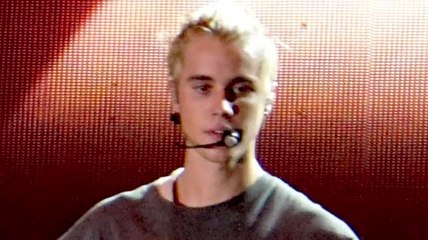 Justin Bieber Falls Hard During Concert in Canada