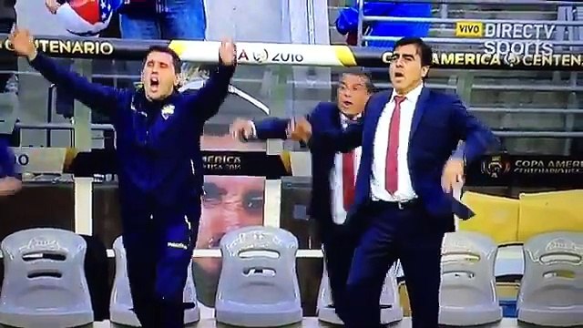 Copa América: Gustavo Quinteros insulta al árbitro Wilmar Roldán.