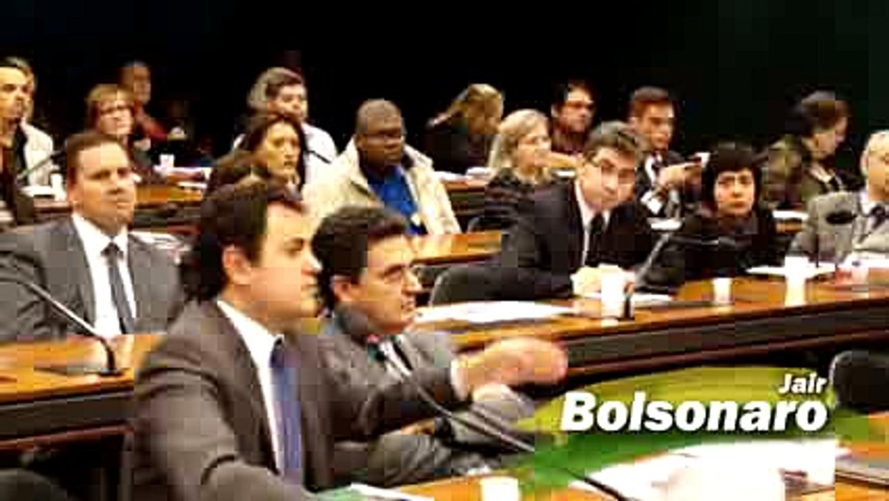 jair bolsonaro coloca ministro da educação para correr