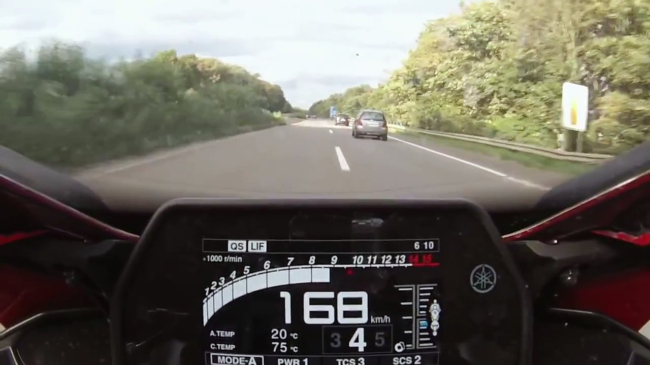 OnBoard Race - Yamaha YZF-R1 vs Yamaha YZF-R1