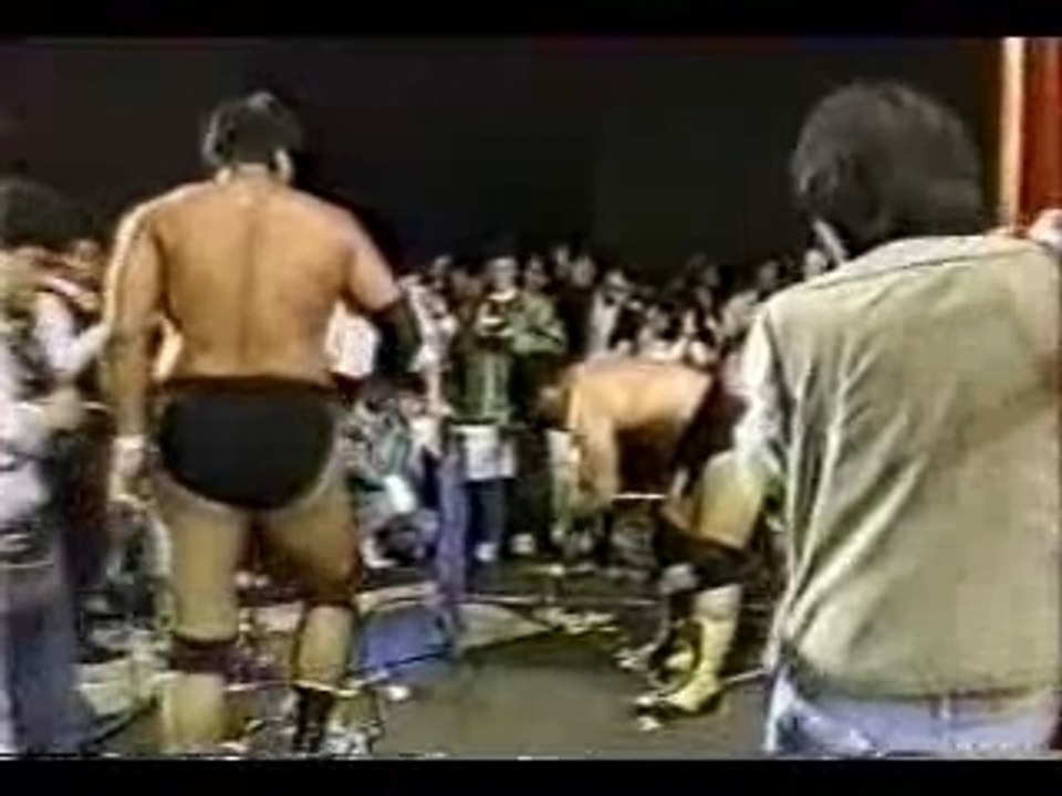 Genichiro Tenryu(c) Vs. Jumbo Tsuruta pt.1 10/15/1989