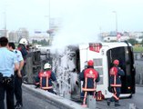 Cevizlibağ'da Metrobüs Devrildi, Yaralılar Var
