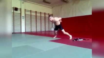 People are Awesome׃ Extreme Push Up Routine!!