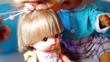 Doll Mell Chan celebrates her Birthday. Peppa pig candle