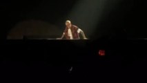 La chute spectaculaire de Justin Bieber pendant son dernier concert