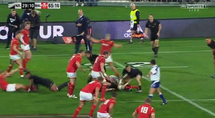 Ardie Savea scores his first All Blacks try!