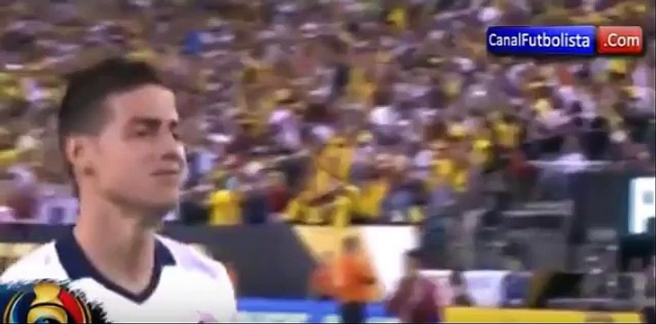 James Rodriguez llorando tras la victoria por penales de Colombia vs Perú • 2016