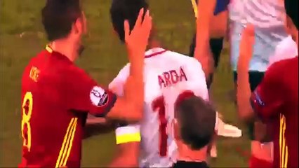 Arda Turan'ı İspanyol Futbolcular Teselli Ediyor