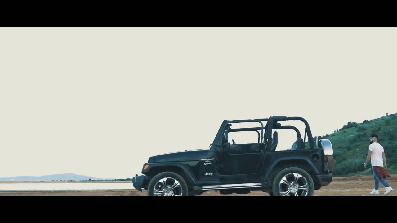 Bloody-Mos em le vet (Official Trailer)