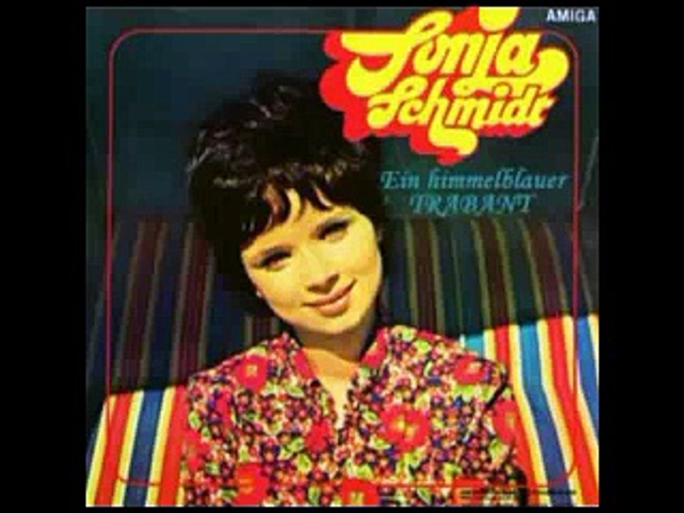 Sonja Schmidt - Ein himmelblauer Trabant 1971