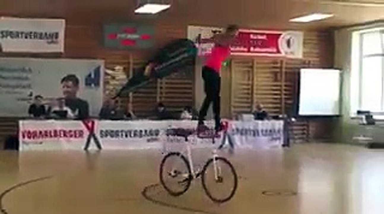 Cycle in Dance