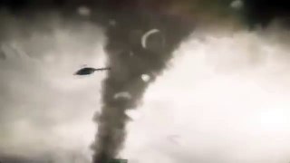 Вертолет против торнадо
