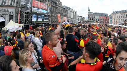 Mons: les supporters Belges exultent après la victoire face à l'Irlande