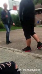 Elles filment un hommes en train de se faire racketter