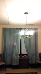 Effondrement d'un plafond de maison dans le salon... Sympa la soirée !