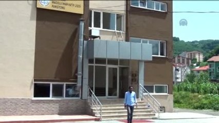 Somalili Öğrencilerin Mezuniyet Sevinci
