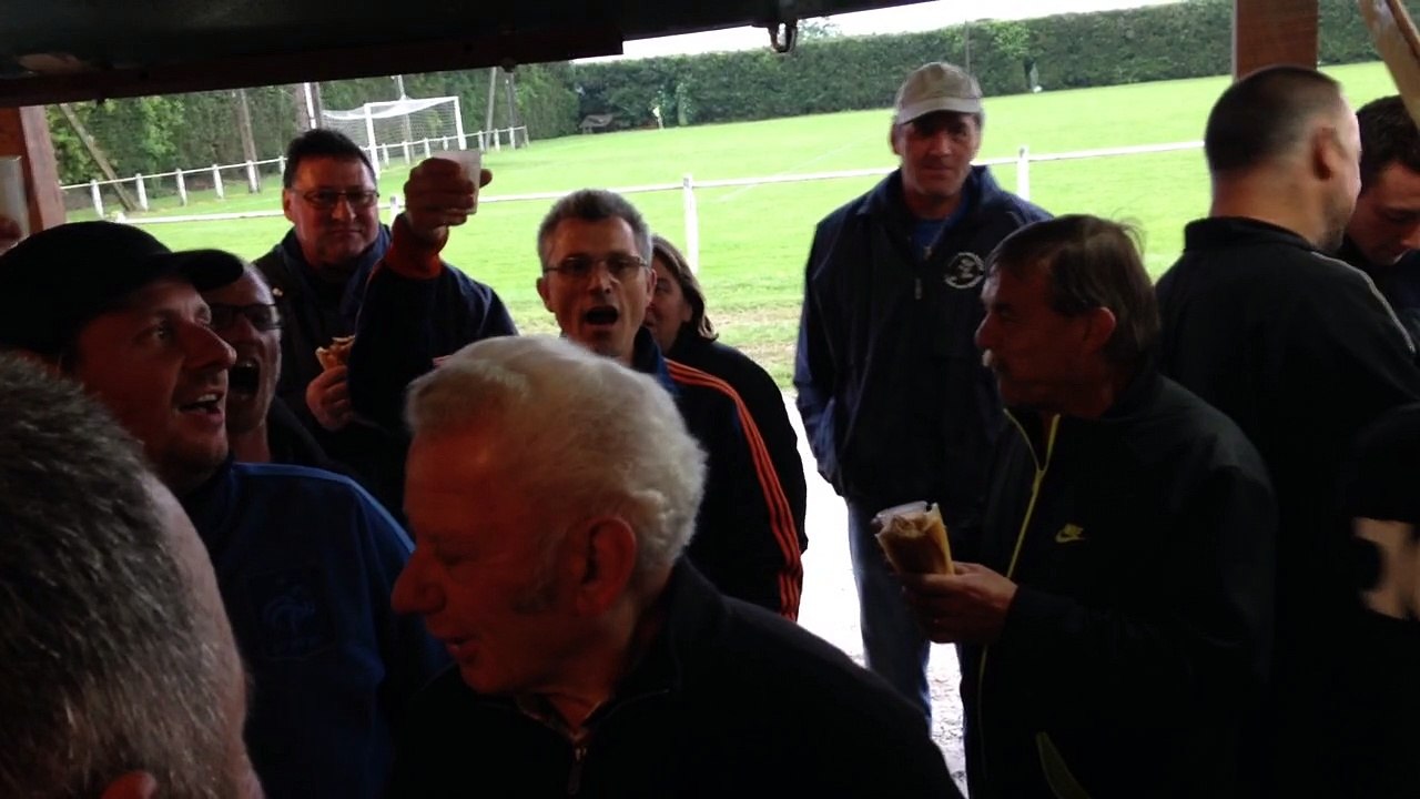 Le chant de fin de saison pour fêter la victoire et surtout le maintien !