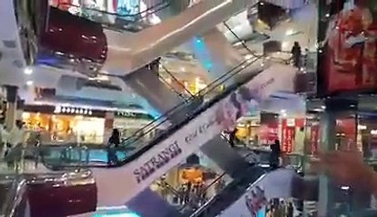 SkyLight (Roof) Falling ! ! !In Centaurus Islamabad Due To Storm