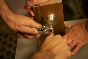 4 Amazing life hacks with Locks