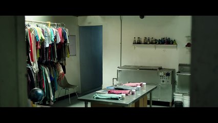 Nunca apagues la luz - Tráiler Español HD [720p]