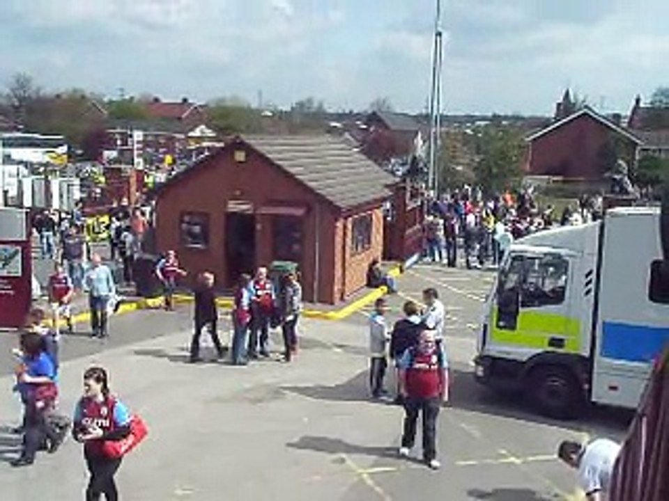 Scum at Villa Park 25-04-2010