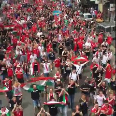 L'impressionnante marche des Hongrois dans les rues de Marseille !