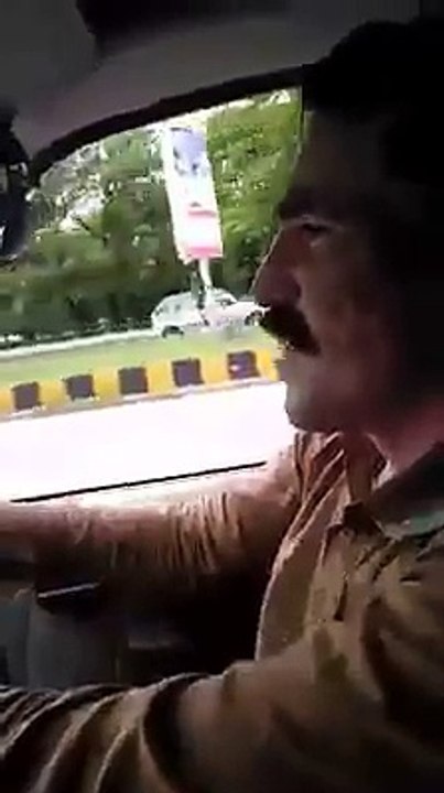 A Taxi Driver and PTI Voter from Pervaiz Khatak Halqa - Praising Nawaz Sharif Govt.