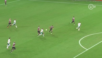 Passou fácil! Gabriel Jesus bagunça defesa do Santa Cruz