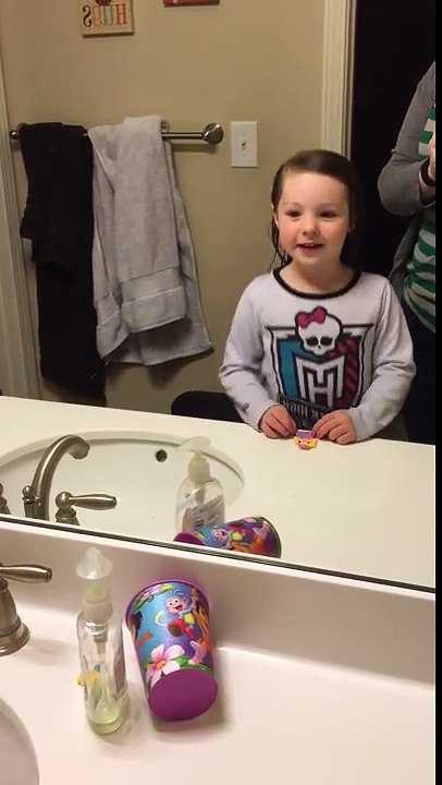 E Sings - Because I Went Poop!