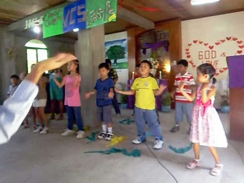 St.Paul Childrens choir (Ang ating Kapaligiran) 04-29-12