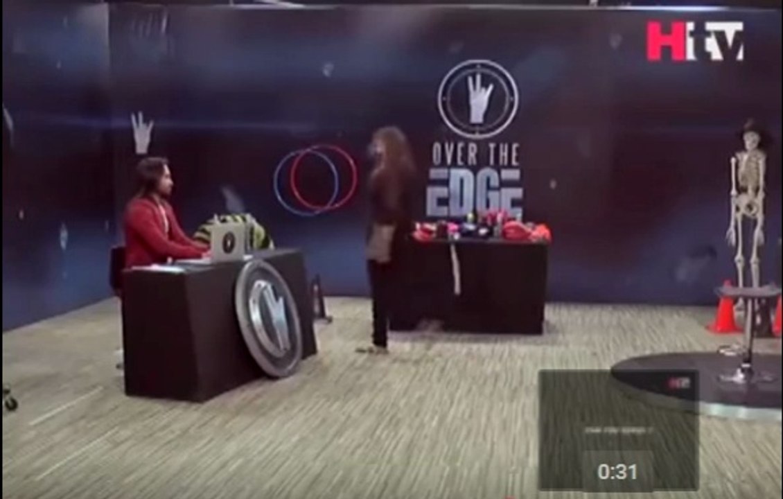 When a Girl ask Waqar Zaka to allow her to kiss