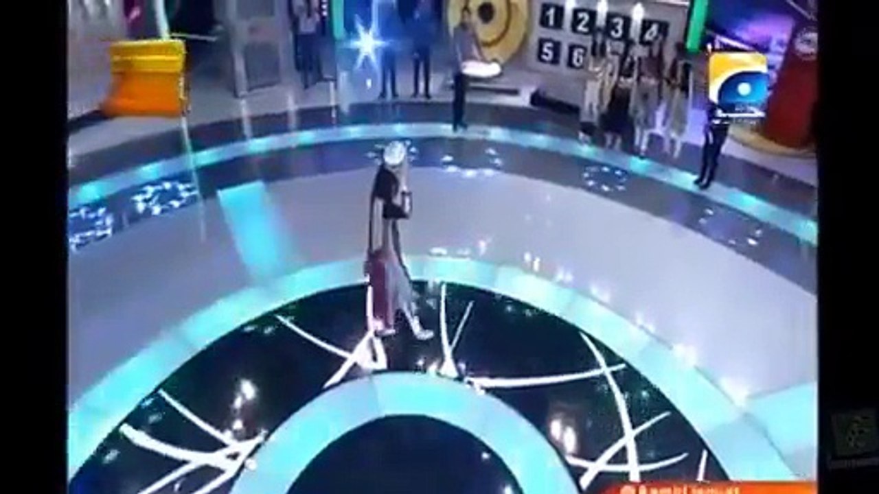 watch What Dr Aamir Liaquat doing in Ramadan transmission